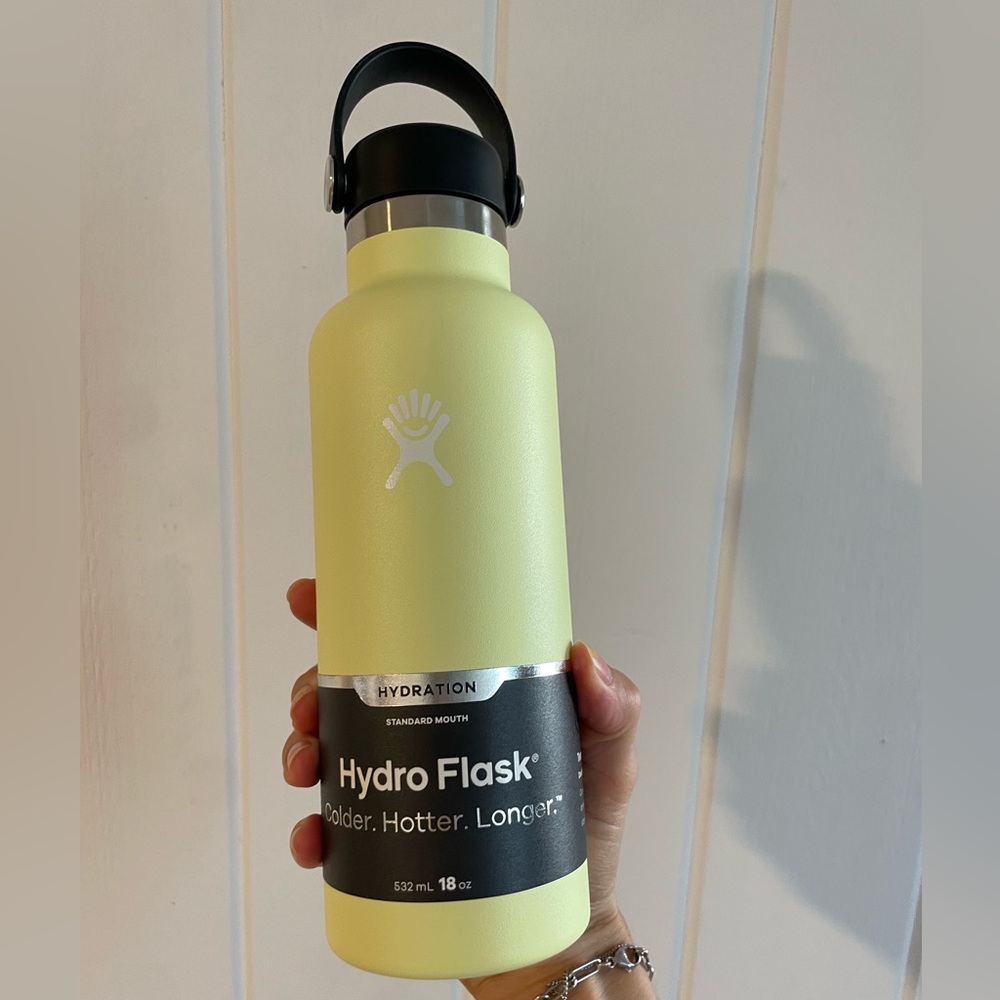 Pineapple yellow Hydro Flask 18oz